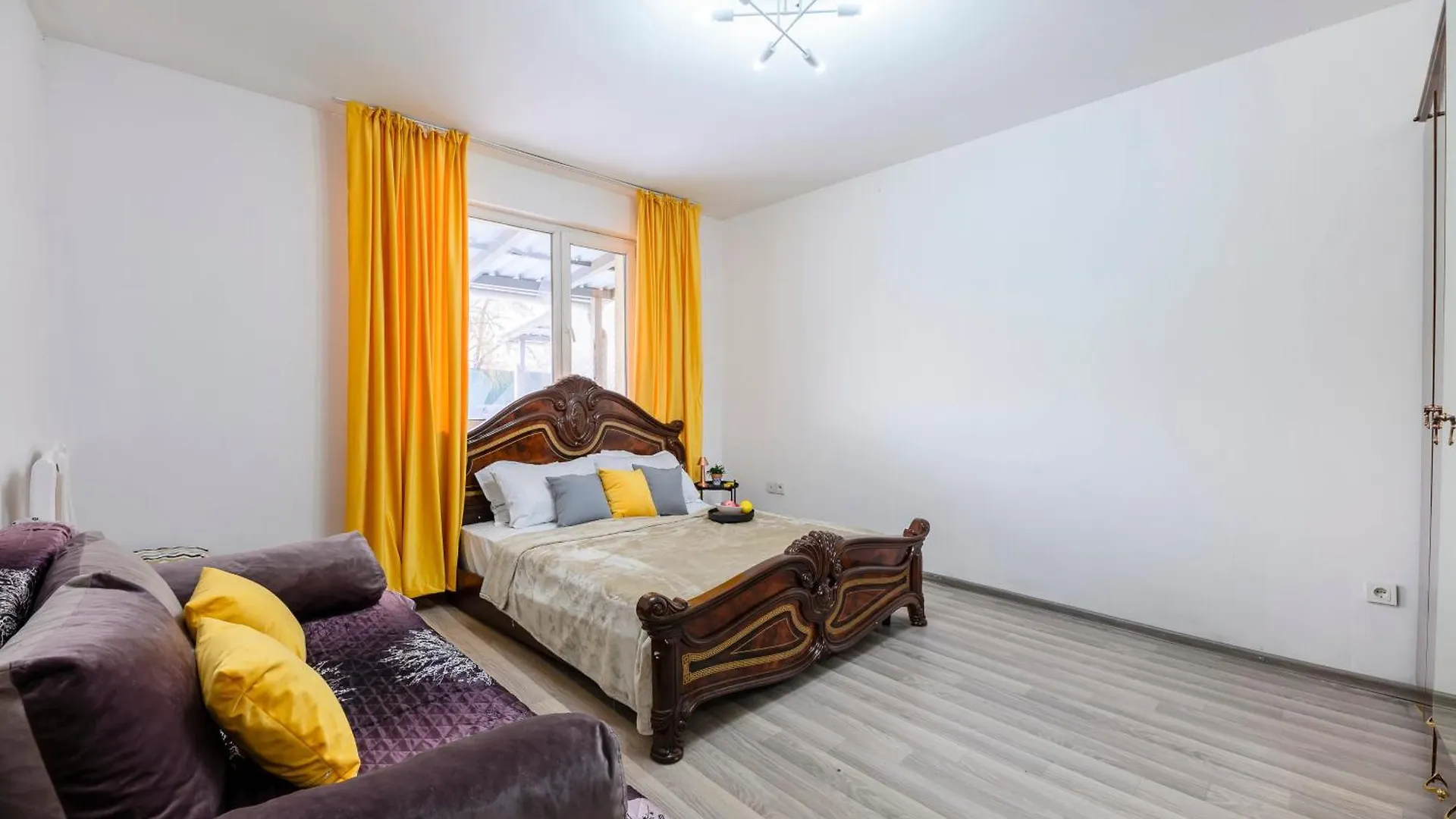 Квартира На 9-10 Человек 56 Almaty