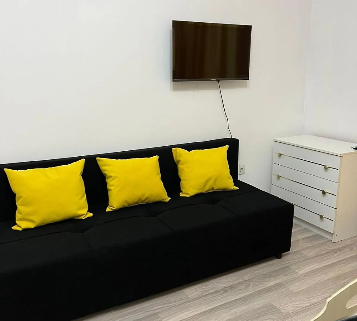 Квартира На 9-10 Человек 56 Almaty Apartment